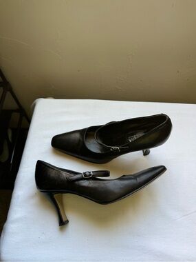 Black Varda Mary Jane heels sleek 90s/Y2K silhouette ✨ Size 36.5 USA 6.5